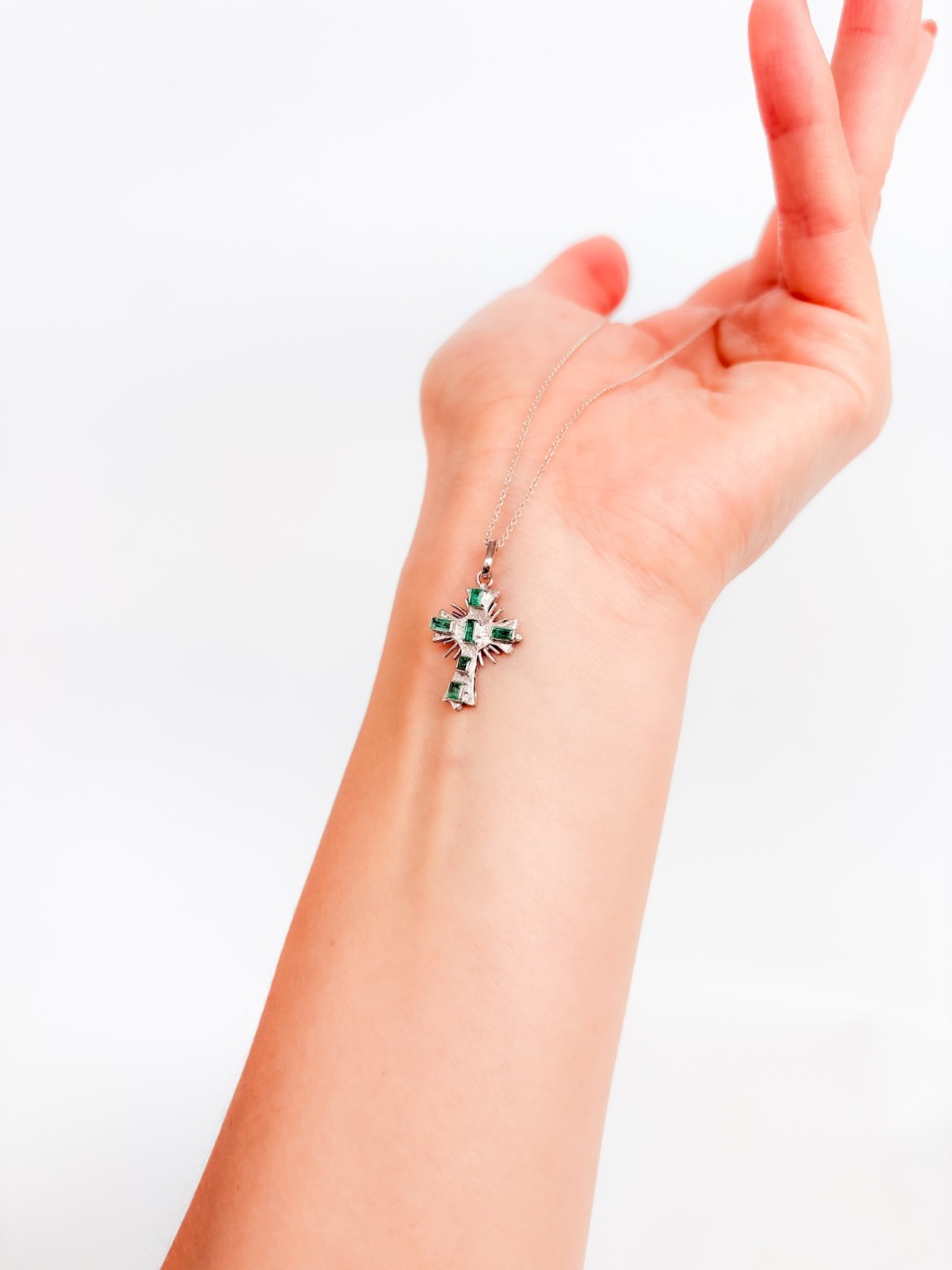 CRUZ PLATA ESMERALDAS 3.