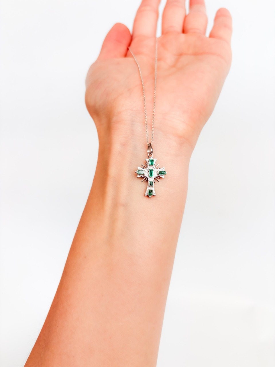 CRUZ PLATA ESMERALDAS 4.